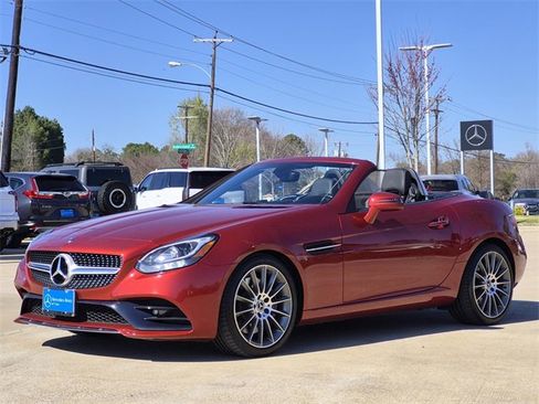 Certified 2019 Mercedes-Benz SLC 300 image 3