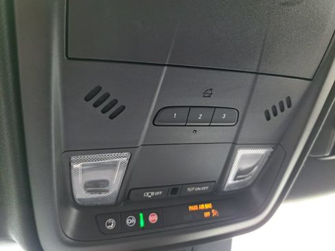 Used 2025 Cadillac XT4 Premium Luxury FWD image 13