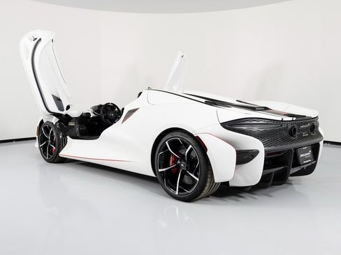 Used 2021 McLaren Elva image 73