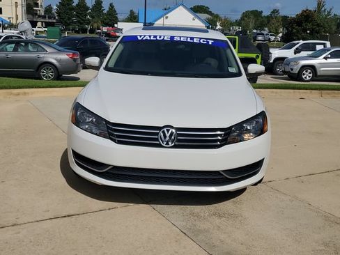 Used 2014 Volkswagen Passat 1.8T SE FWD image 7