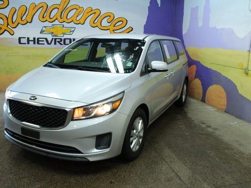 Used 2018 Kia Sedona L image 4