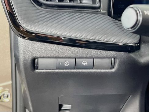 Used 2026 Nissan Kicks SR w/ SR Premium Package AWD/4WD image 9