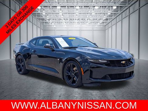 Used 2024 Chevrolet Camaro LT RWD image 1