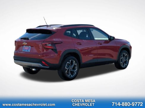 New 2026 Chevrolet Trax LT FWD image 5