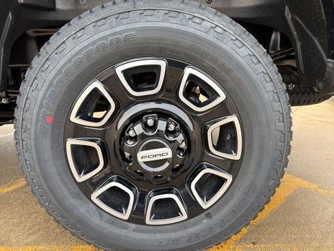 New 2026 Ford F250 Platinum w/ FX4 Off-Road Package image 10