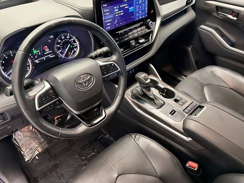 Used 2022 Toyota Highlander Platinum FWD image 7