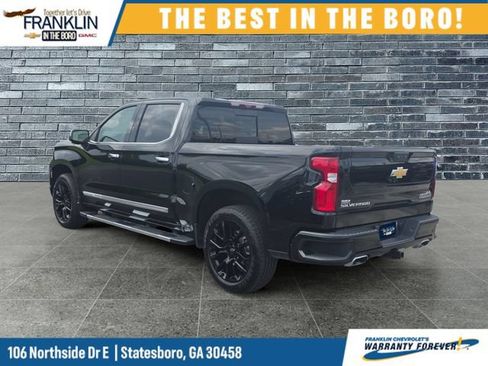 Used 2024 Chevrolet Silverado 1500 High Country w/ High Country Premium Package AWD/4WD image 3