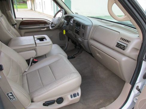 Used 2002 Ford F250 Lariat image 8