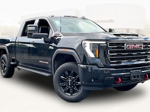Used 2025 GMC Sierra 2500 AT4 w/ AT4 Premium Plus Package AWD/4WD image 3