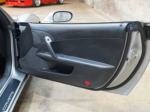 Used 2006 Chevrolet Corvette Convertible w/ Preferred Equipment Group RWD image 47