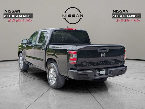 Used 2022 Nissan Frontier SV RWD image 7