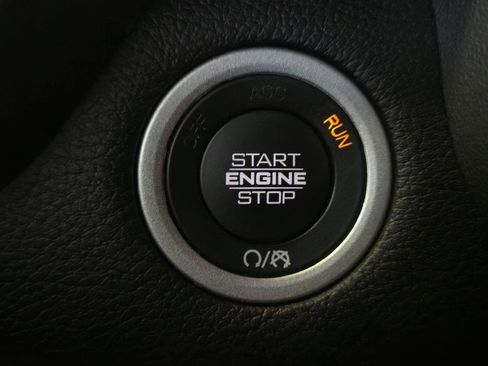 Used 2022 RAM 1500 Laramie AWD/4WD image 17