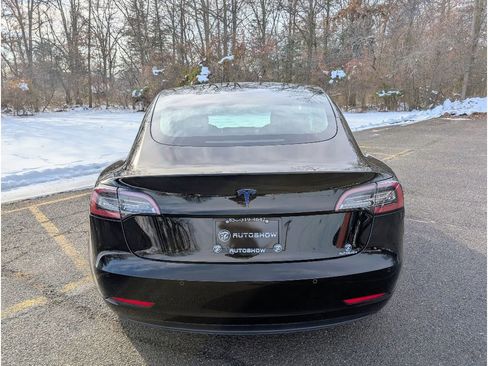 Used 2018 Tesla Model 3 Mid Range image 5
