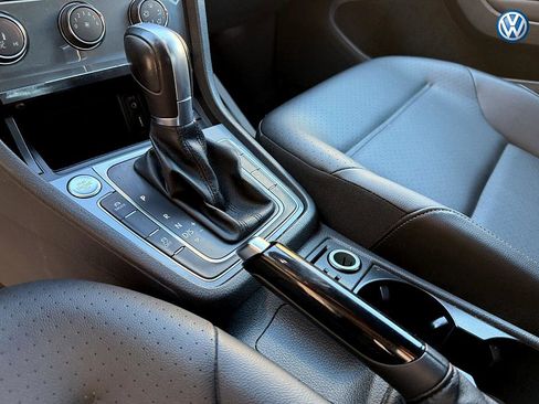 Used 2017 Volkswagen Golf Alltrack SE image 18