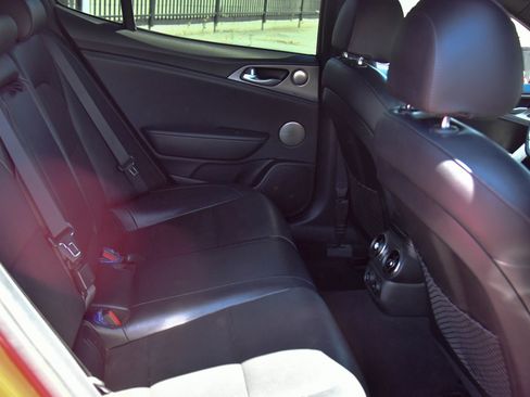 Used 2019 Kia Stinger GT1 RWD image 46