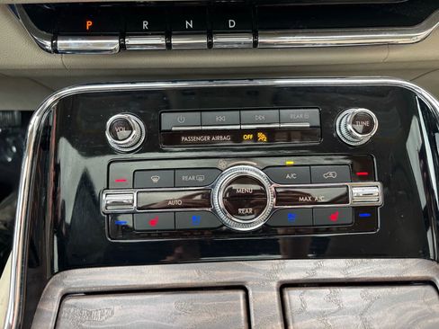 Used 2020 Lincoln Navigator Reserve w/ Luxury Package image 24