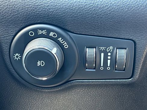 Used 2024 Jeep Compass Latitude AWD/4WD image 19