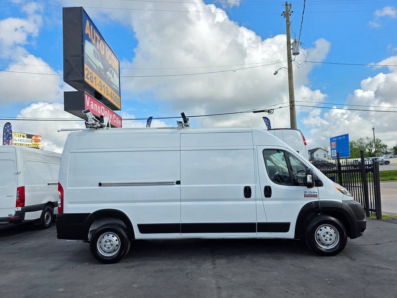 Used 2021 RAM ProMaster 2500 FWD image 3