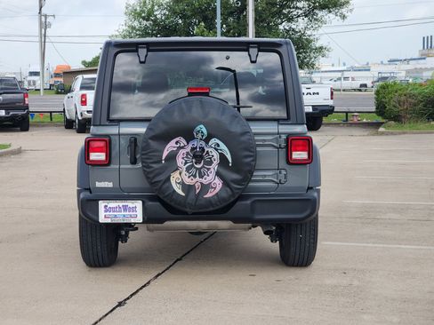 Used 2023 Jeep Wrangler Sport AWD/4WD image 8