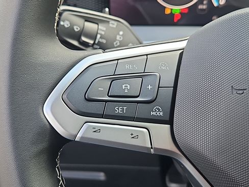 New 2026 Volkswagen Tiguan SE image 15