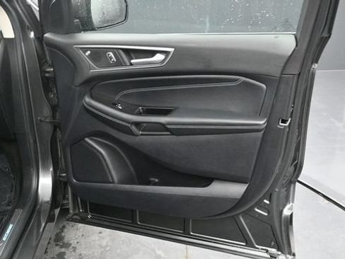 Used 2019 Ford Edge Titanium w/ Cold Weather Package AWD/4WD image 15