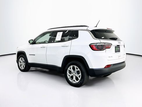 Used 2024 Jeep Compass Latitude AWD/4WD image 5
