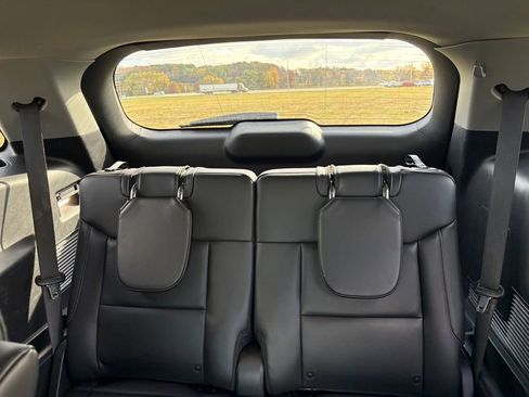 Used 2023 Ford Explorer XLT w/ Equipment Group 202A image 15