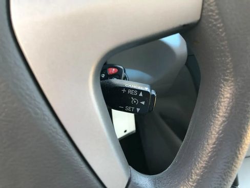 Used 2010 Toyota Camry FWD image 23