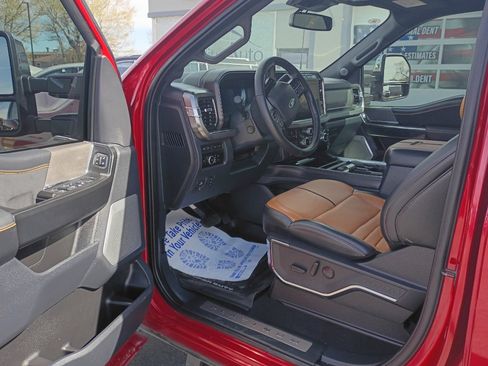 Used 2023 Ford F250 Platinum w/ Tremor Off-Road Package AWD/4WD image 11
