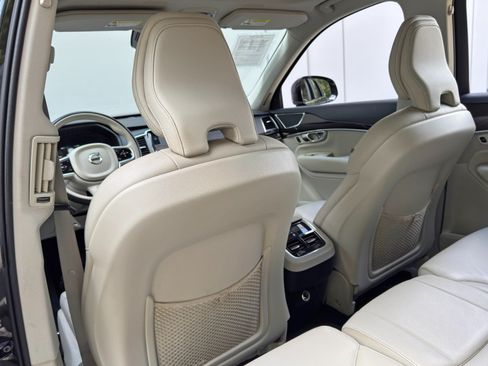 Used 2019 Volvo XC90 T6 Momentum w/ Advanced Package AWD/4WD image 32