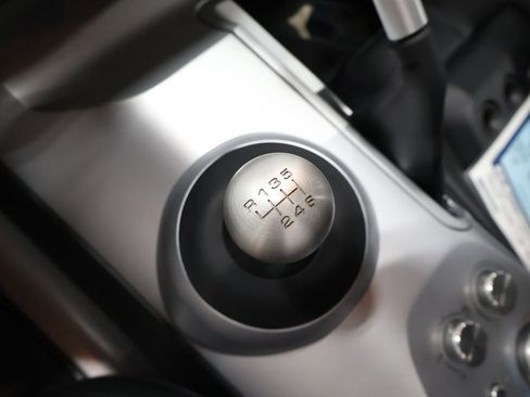 Used 2005 Ford GT image 75