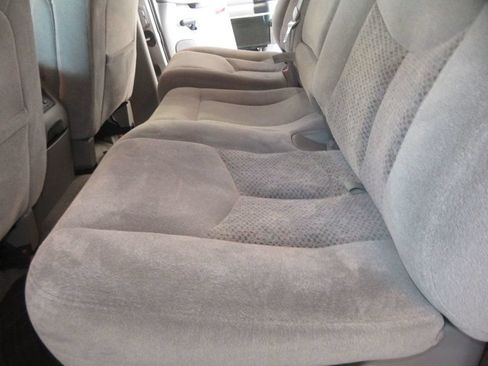 Used 2004 Chevrolet Suburban LS w/ Preferred Equipment Group AWD/4WD image 23
