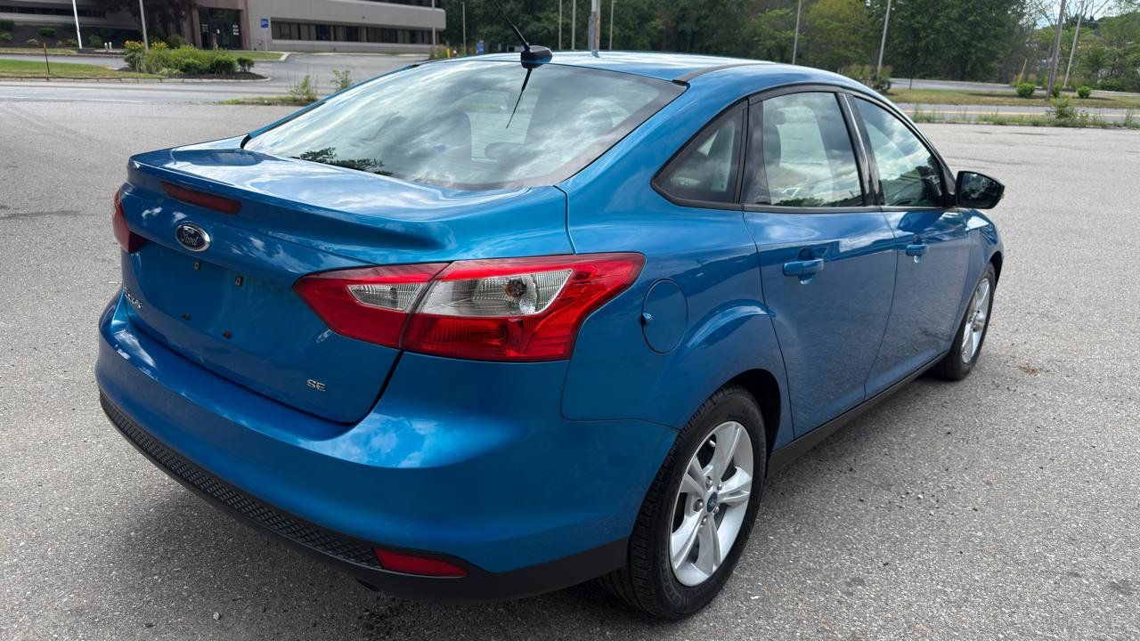 Used 2013 Ford Focus SE w/ SE Winter Pkg FWD image 5