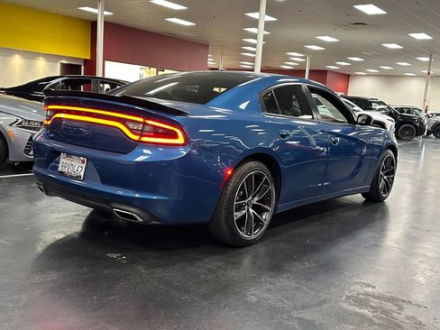 Used 2020 Dodge Charger SXT w/ Blacktop Package RWD image 7