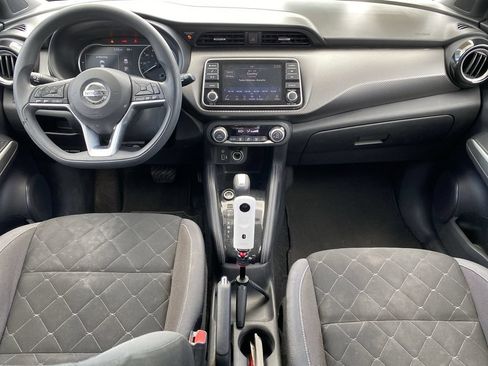 Used 2019 Nissan Kicks SV FWD image 12