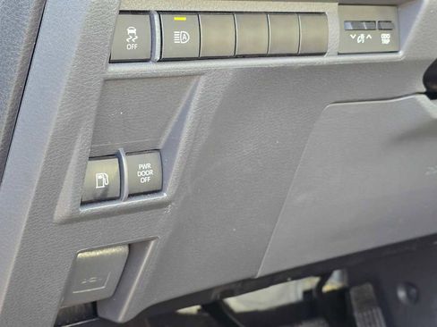 Used 2024 Toyota Sienna LE image 27