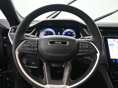 New 2025 Jeep Grand Cherokee L Limited w/ Black Appearance Package image 2