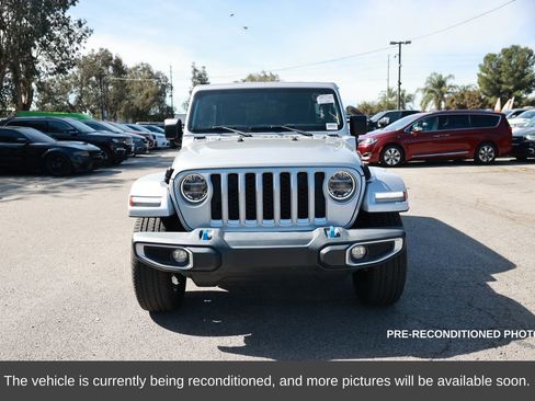 Used 2022 Jeep Wrangler Unlimited Sahara w/ Cold Weather Group image 9