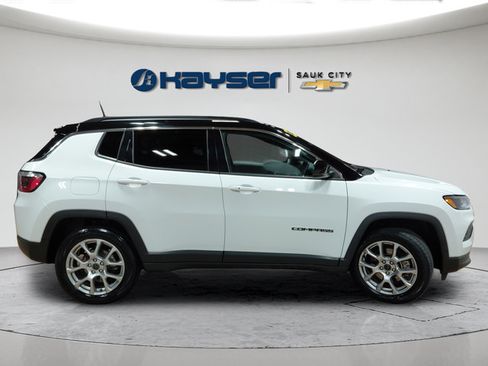 Used 2025 Jeep Compass Limited AWD/4WD image 8