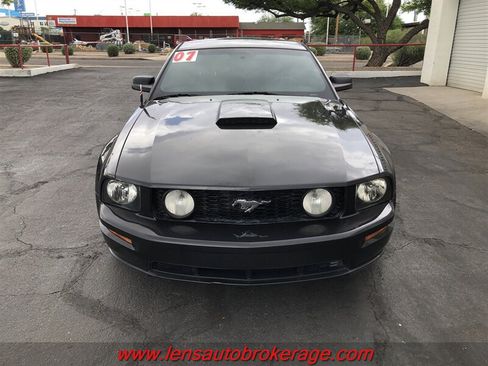 Used 2007 Ford Mustang GT RWD image 3