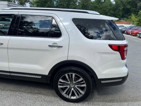 Used 2018 Ford Explorer Platinum AWD/4WD image 10