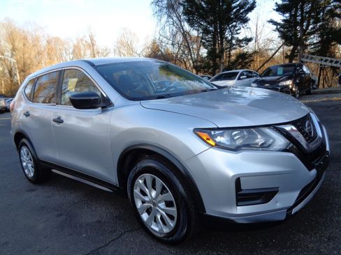 Used 2018 Nissan Rogue S FWD image 4