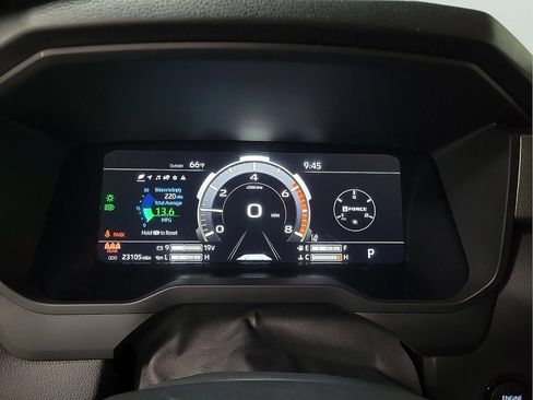 Used 2025 Toyota Tundra Limited AWD/4WD image 19