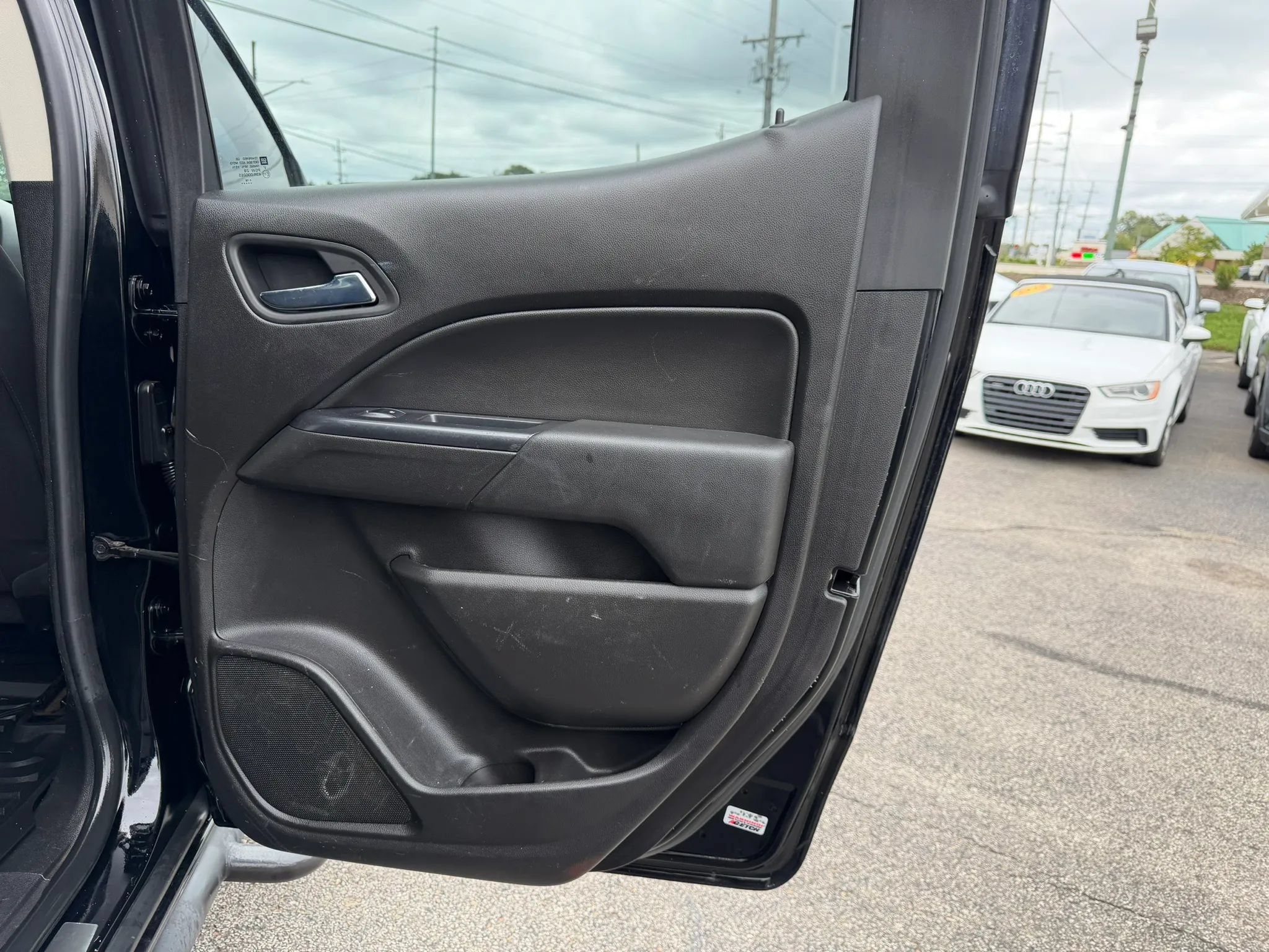 Used 2016 Chevrolet Colorado LT w/ Midnight Edition AWD/4WD image 29