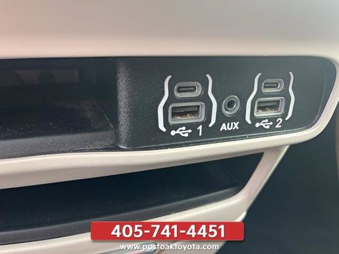 Used 2024 Chrysler Voyager LX FWD image 15