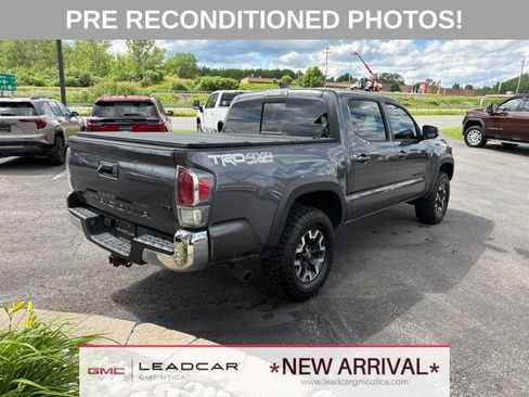 Used 2023 Toyota Tacoma TRD Off-Road w/ Black Out Package (TMS) AWD/4WD image 5