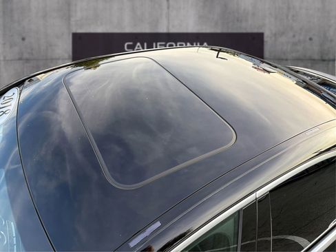 Used 2018 Mercedes-Benz C 300 Sedan image 12