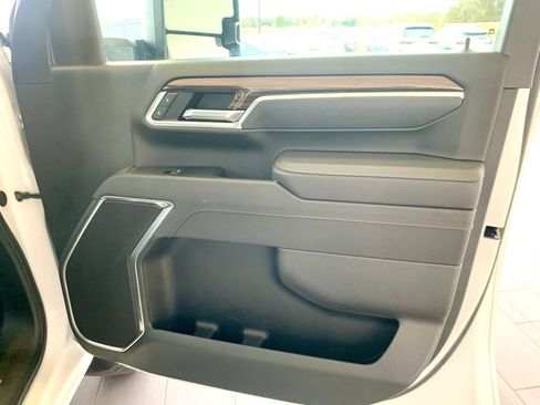 Used 2025 Chevrolet Silverado 2500 LT w/ Trail Boss Package image 30