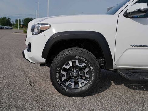 Used 2023 Toyota Tacoma TRD Off-Road AWD/4WD image 11