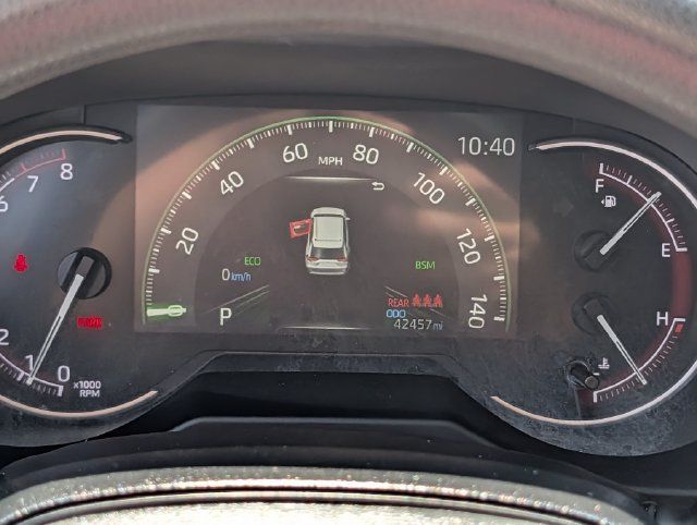 Used 2025 Toyota RAV4 XLE FWD image 20